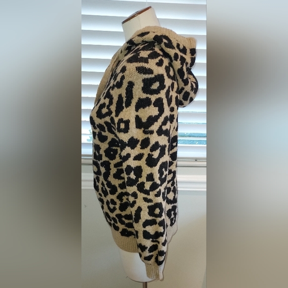 LOFT Hooded Long Sleeve Leopard Print Sweater Size Small Petite NWT - Picture 3 of 6